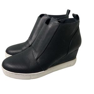 Athletfit Black Wedge booties​​​​​​​​​​​​​​​​​​​​​​​​​​​​​​​​​